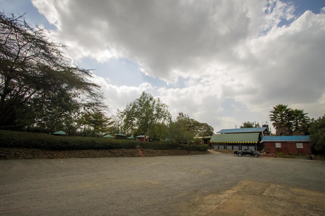 Balis Best Bar & Resort Langata Exterior photo