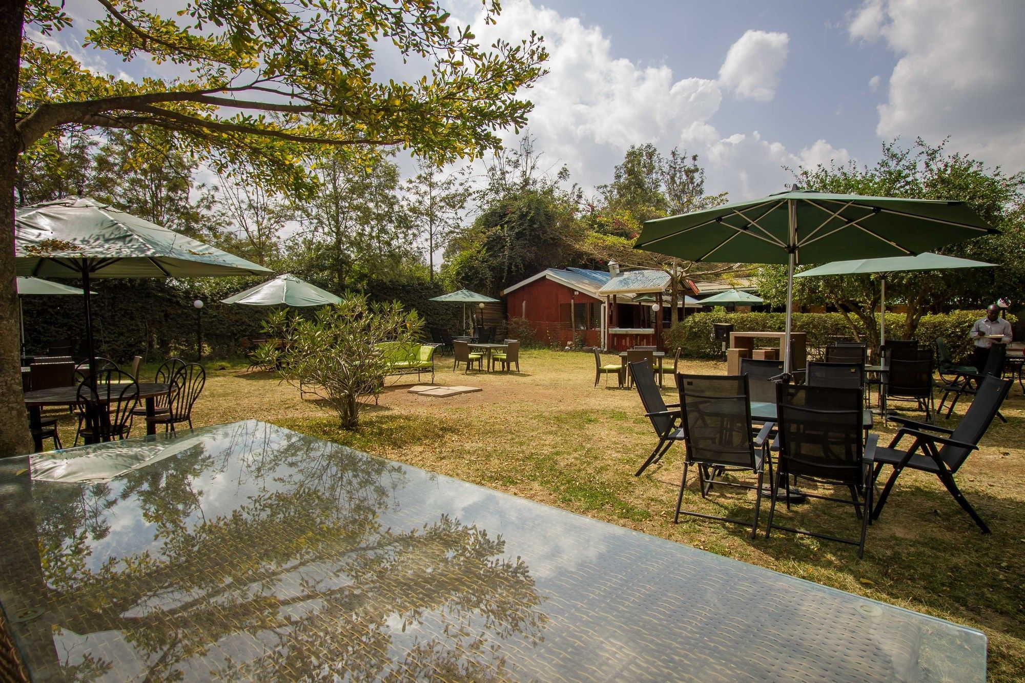 Balis Best Bar & Resort Langata Exterior photo